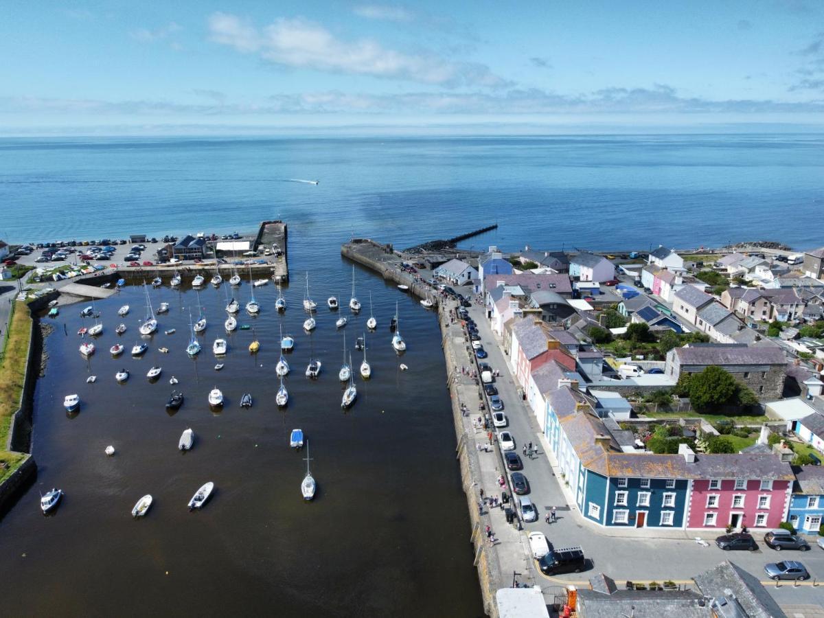 Hive Townhouse Hotel Aberaeron Exterior photo