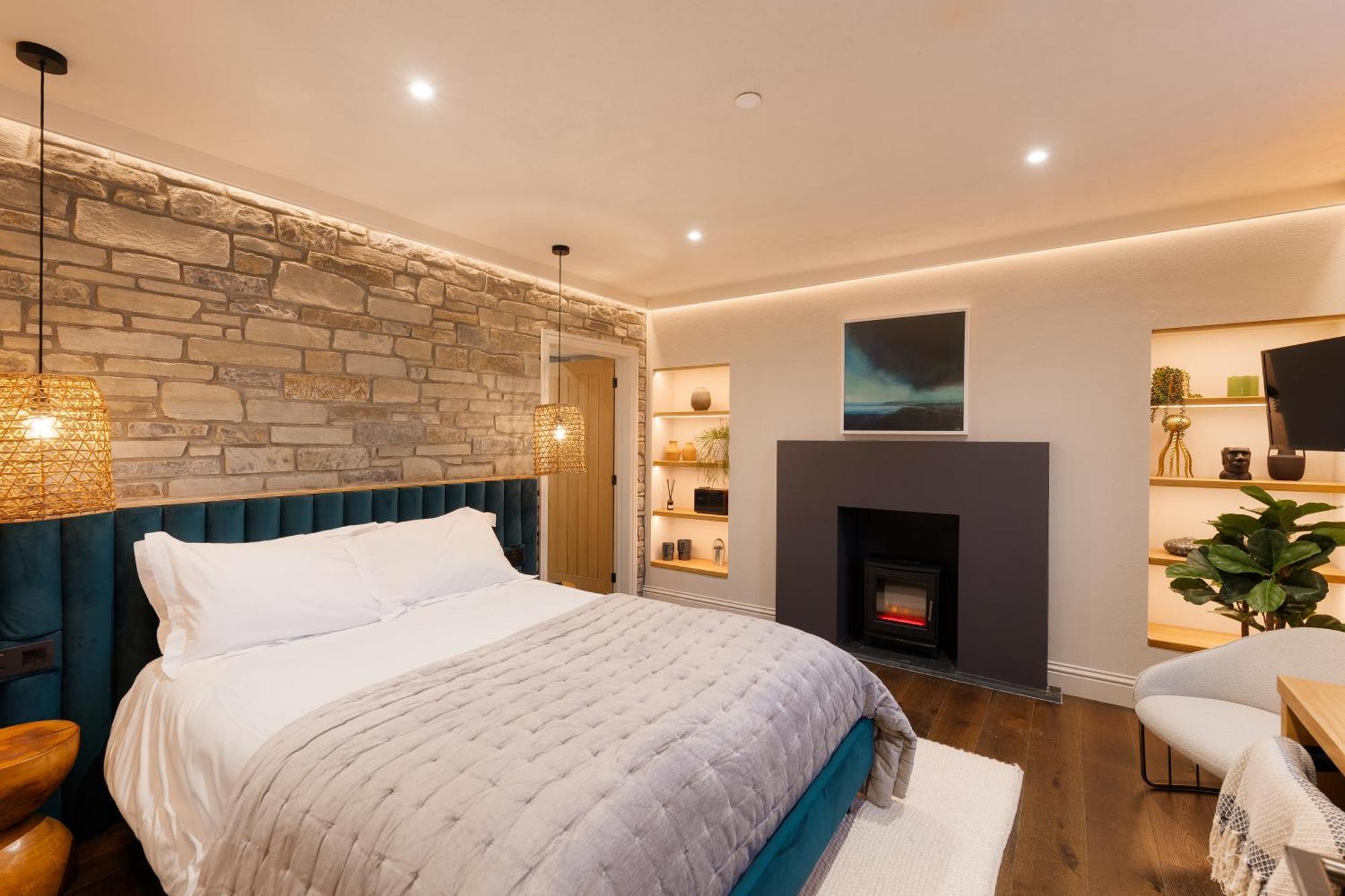 Hive Townhouse Hotel Aberaeron Exterior photo